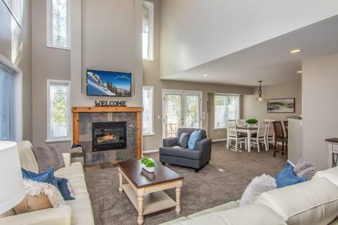 Modern Parkside Home! Hot Tub * XBox * Ping Pong *
