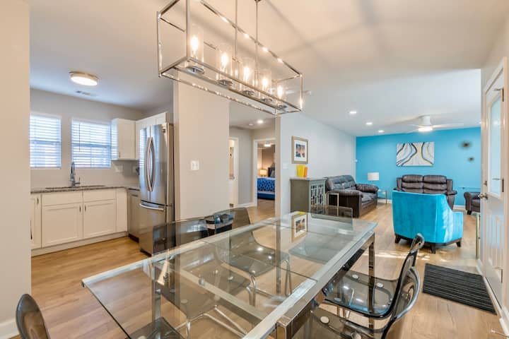 Close To Downtown, Modern 3 Br W/driveway - Atlanta, GA