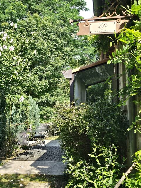 Au Bord de la Rivière, Charming gîte with private