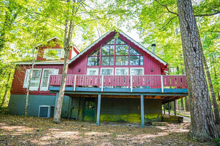 Pinemountain Club Chalets Resort managed Airbnb listing 2