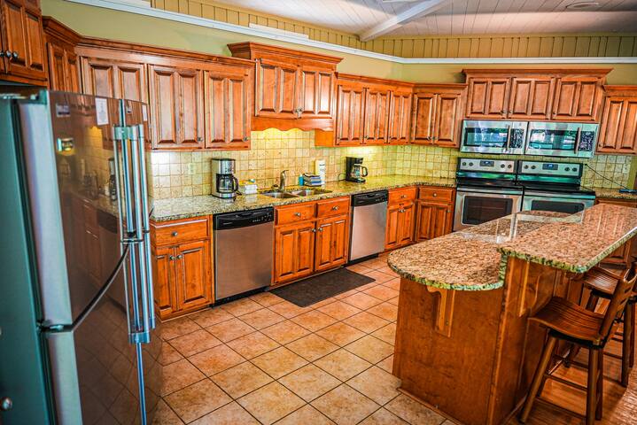 Pinemountain Club Chalets Resort managed Airbnb listing 1