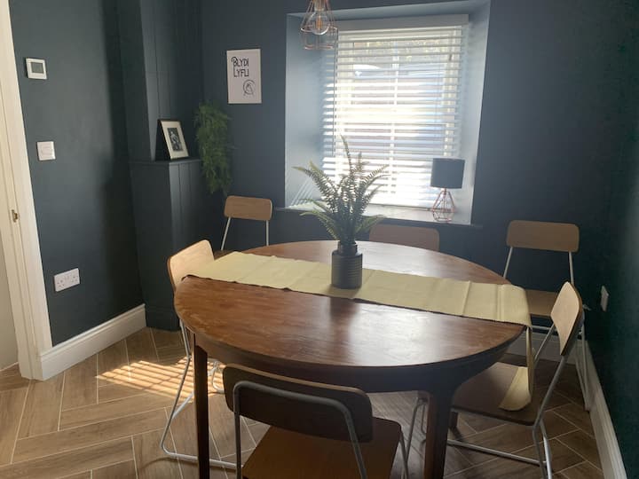 Minyffordd, 19th century cottage, sleeps 8 Cottages for Rent in