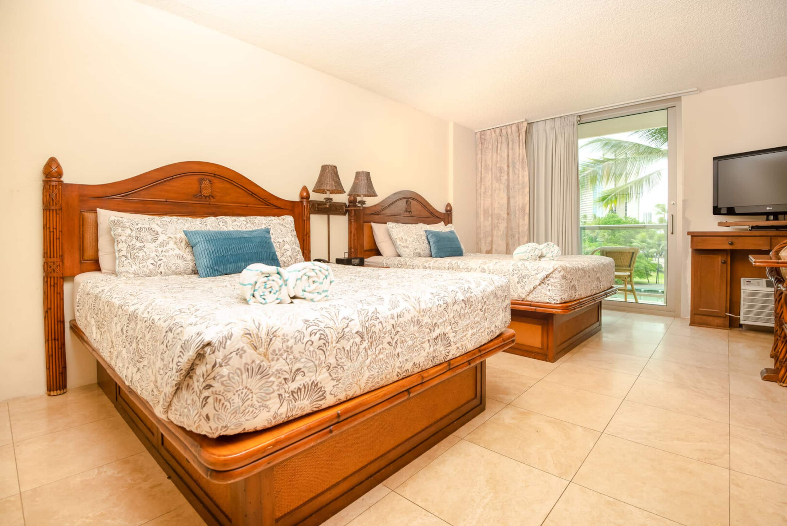 Condo in Honolulu · ★4.68 · 1 bedroom · 2 beds · 1 private bath - Image 1