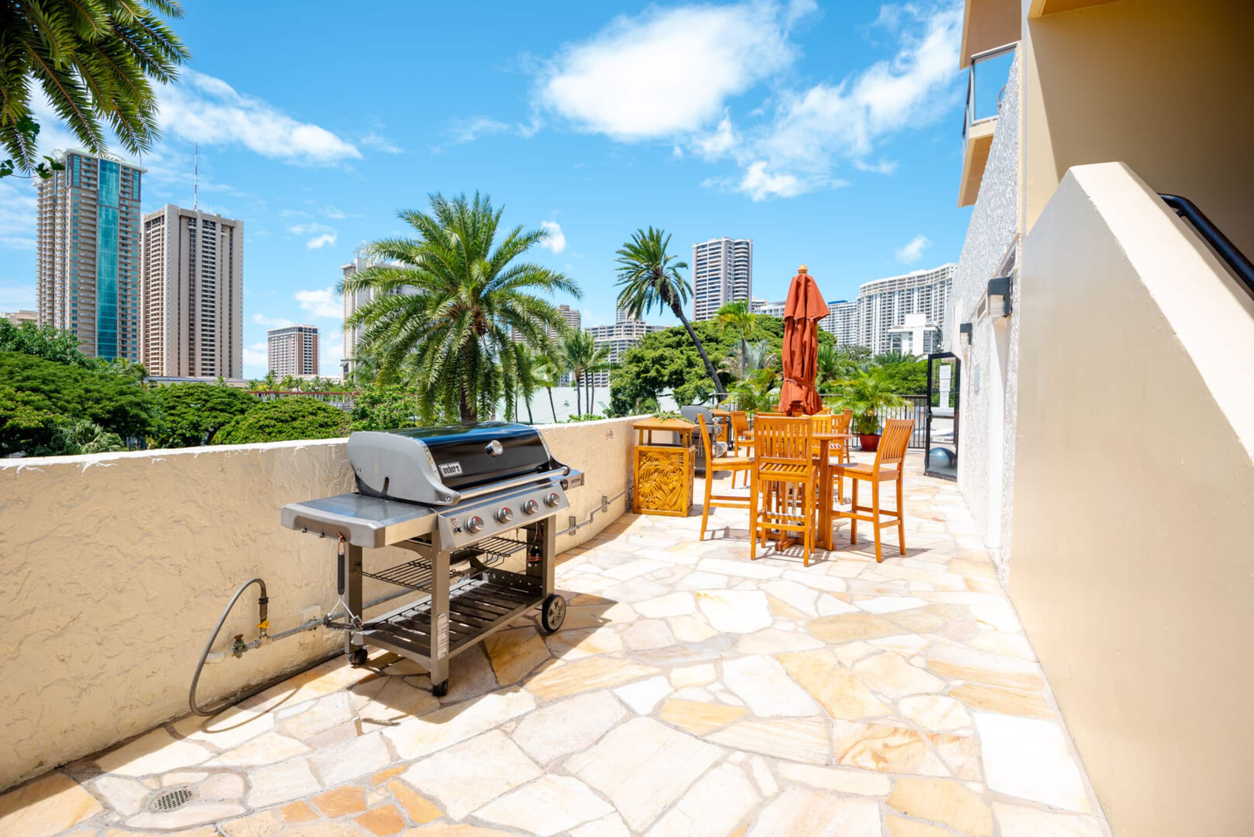 Condo in Honolulu · ★4.68 · 1 bedroom · 2 beds · 1 private bath - Image 28