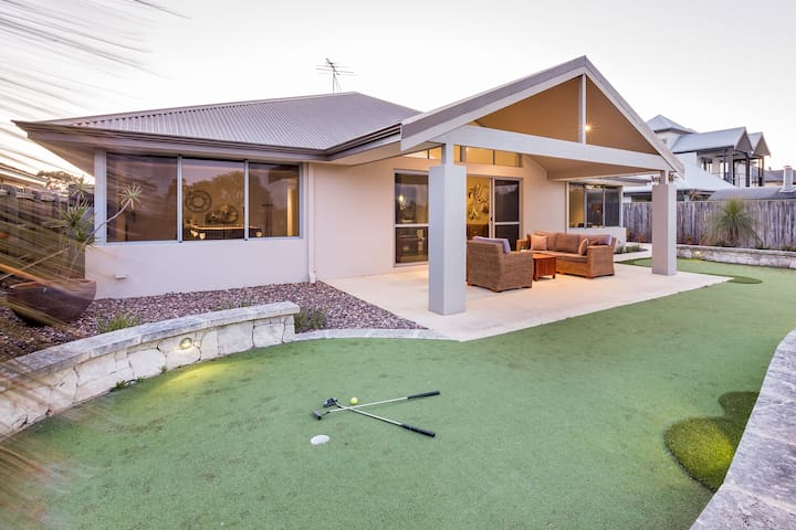 Back 9—Family-friendly Golf Lover’s Retreat