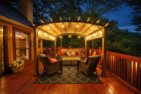 Hot Tub, Fire Pit & Lake Access! Almond Cabin