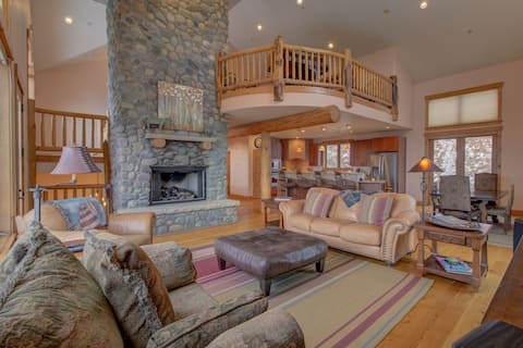 Steamboat Haus|Private Mountain Home!