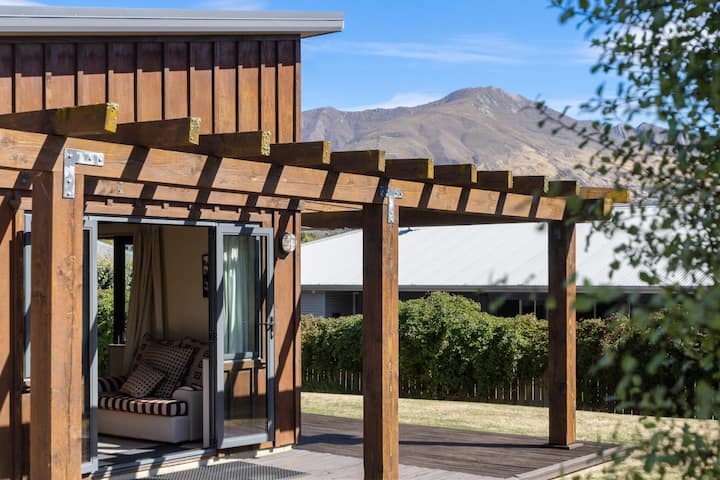 Mountain View Hideaway - Wanaka