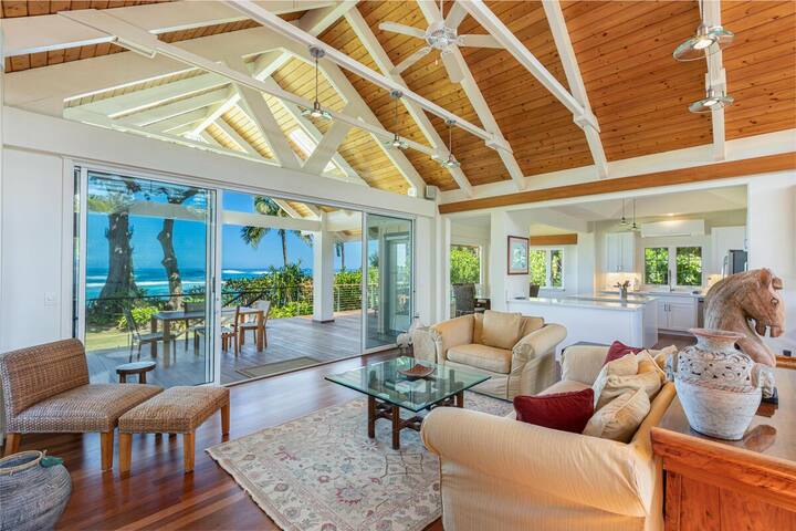 Luxury Beachfront Home in Haena gallery image 5