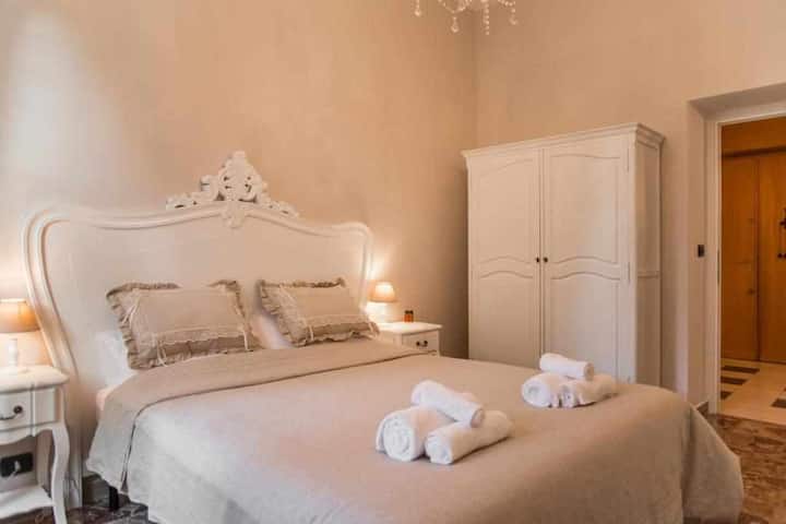 Romantic Room Large bedroom with bathroom complete with shower and didet in bedroom and double bed. Closet and TV 
