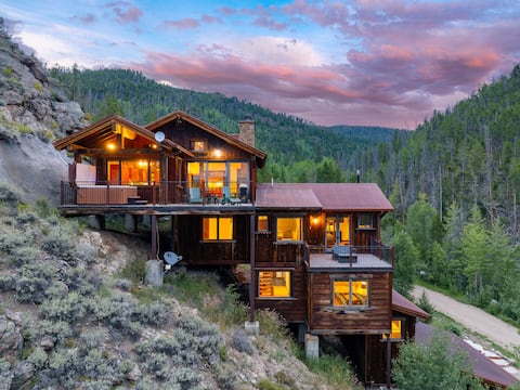 New Cliff Side Lux Chalet I Free Adventures Daily