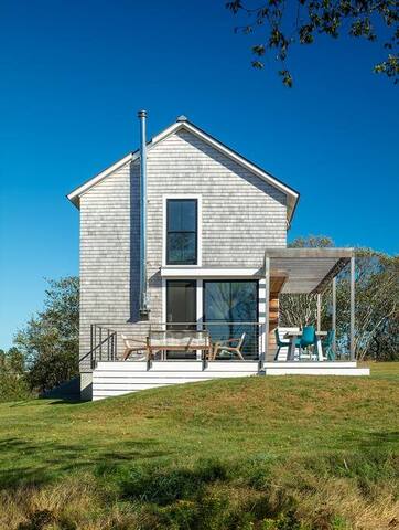 Island House: Clean Modern Design w/ Ocean Views gallery image 5