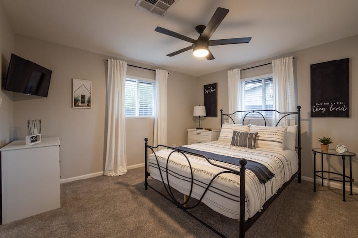 Dormitorio principal con baño completo