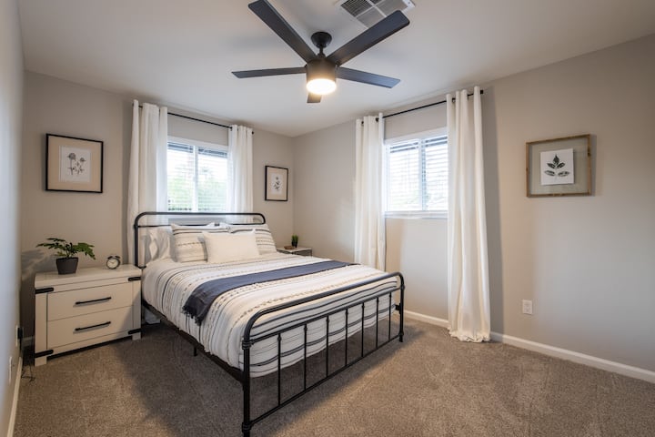 Dormitorio 2 con cama tamaño queen