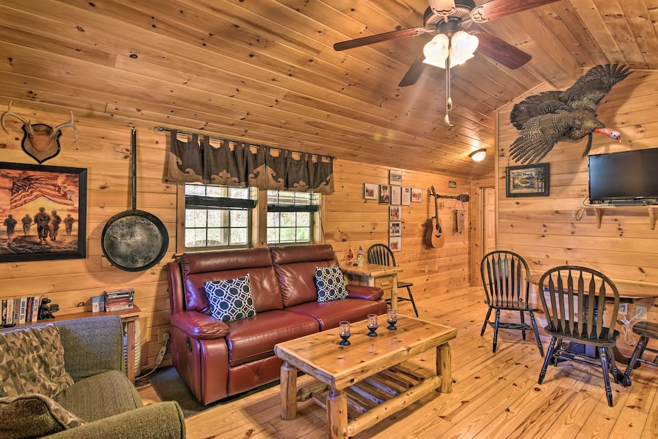 Parsons ‘Semper Fi’ Cabin w/ Fire Pit! — foto 1