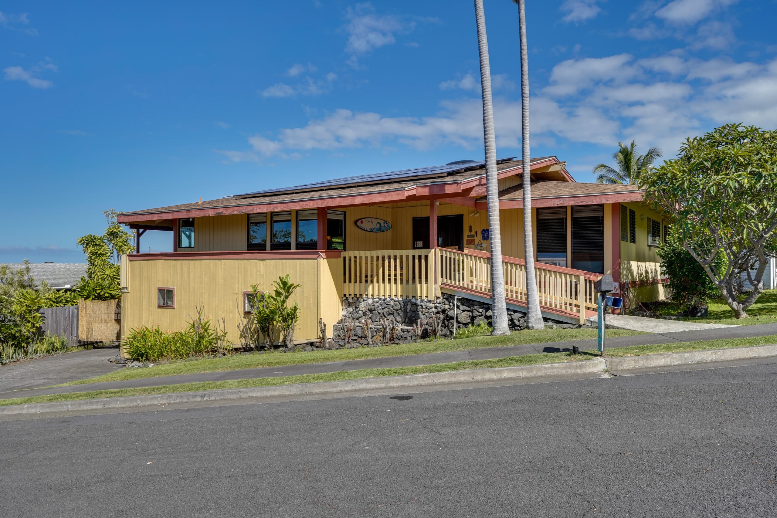 Home in Kailua-Kona · ★4.64 · 3 bedrooms · 4 beds · 2 baths - Image 33