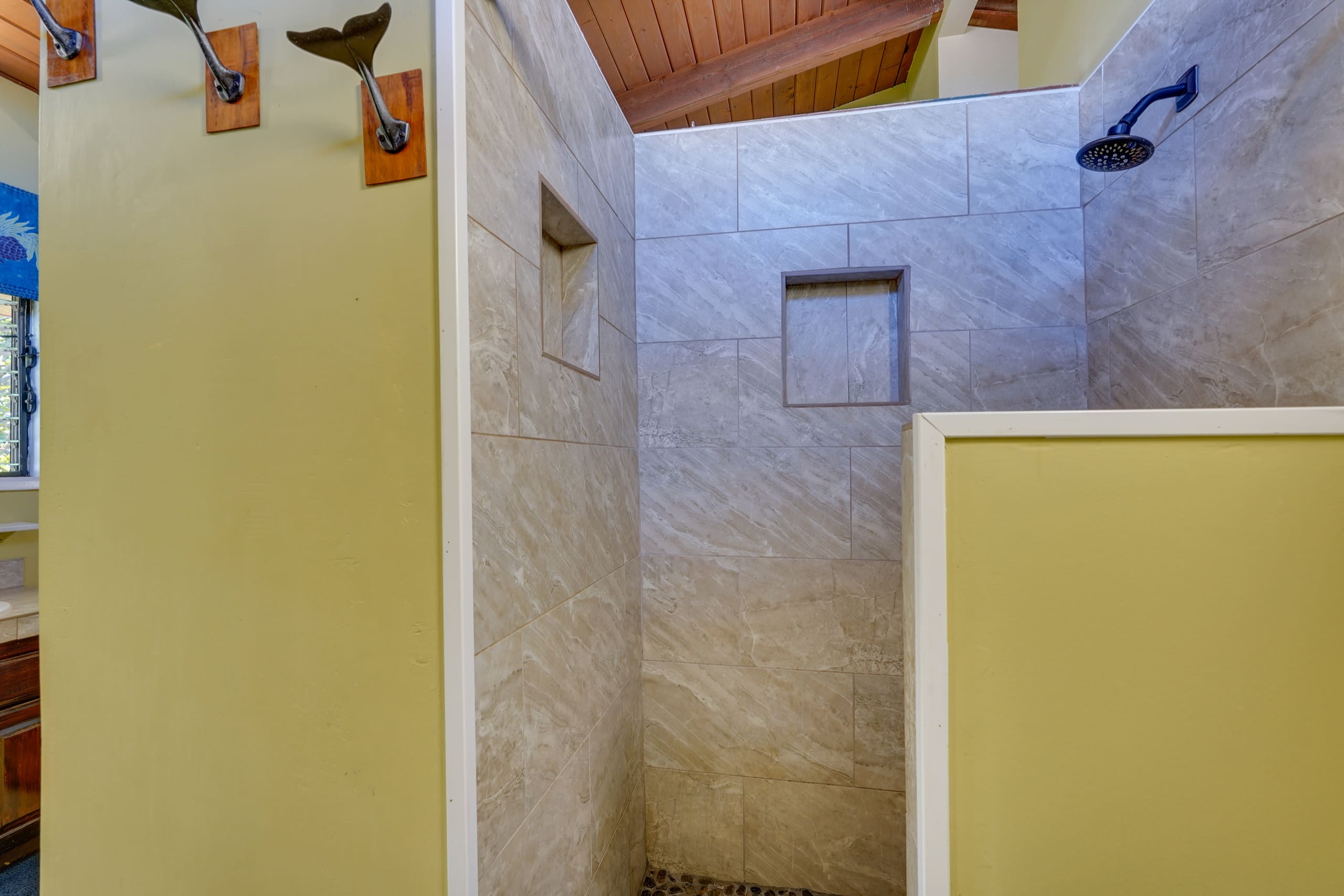 Home in Kailua-Kona · ★4.64 · 3 bedrooms · 4 beds · 2 baths - Image 16
