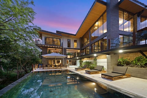 Welcome to Villa Nambi | FULL STAFF + 2 Boats!