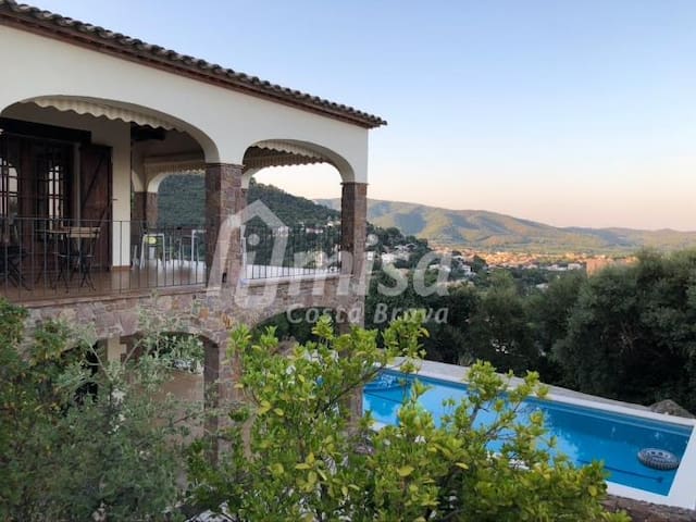 Family Getaway at Villa Paradise, Costa Brava