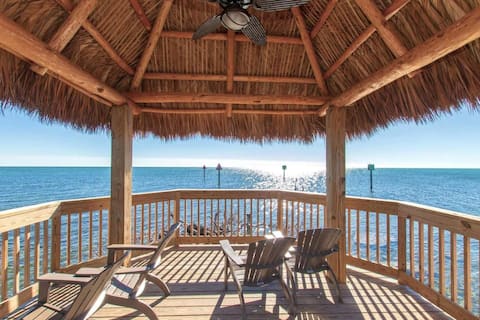 Toes in the Sand - 2 Bedroom Condo Sleeps 4