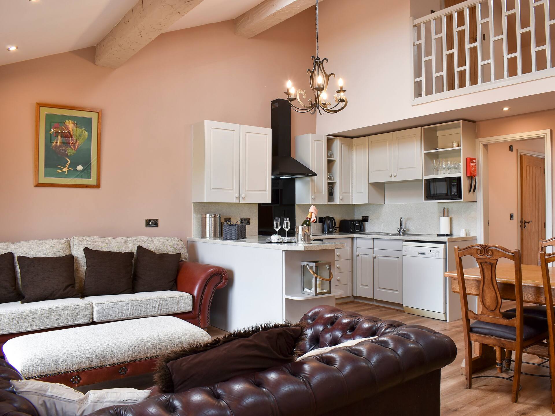 Roosters Rest - UK31826 — photo 2