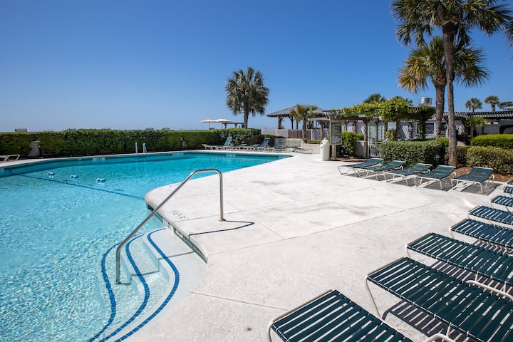 Beachside Luxury Villa, Pool & Spa, On Hilton Head - Hilton Head Island, SC