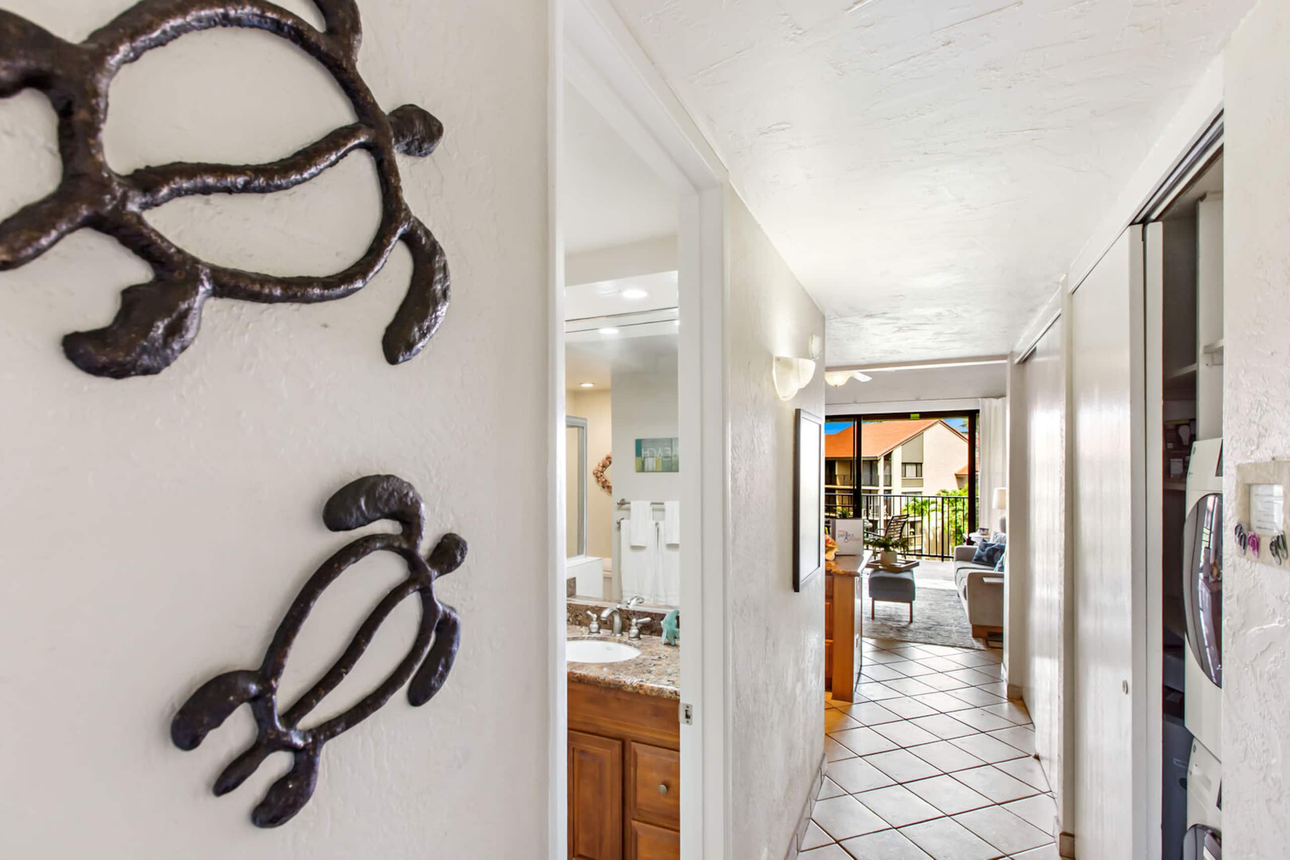 Condo in Lahaina · ★4.63 · 2 bedrooms · 3 beds · 2 private baths - Image 14