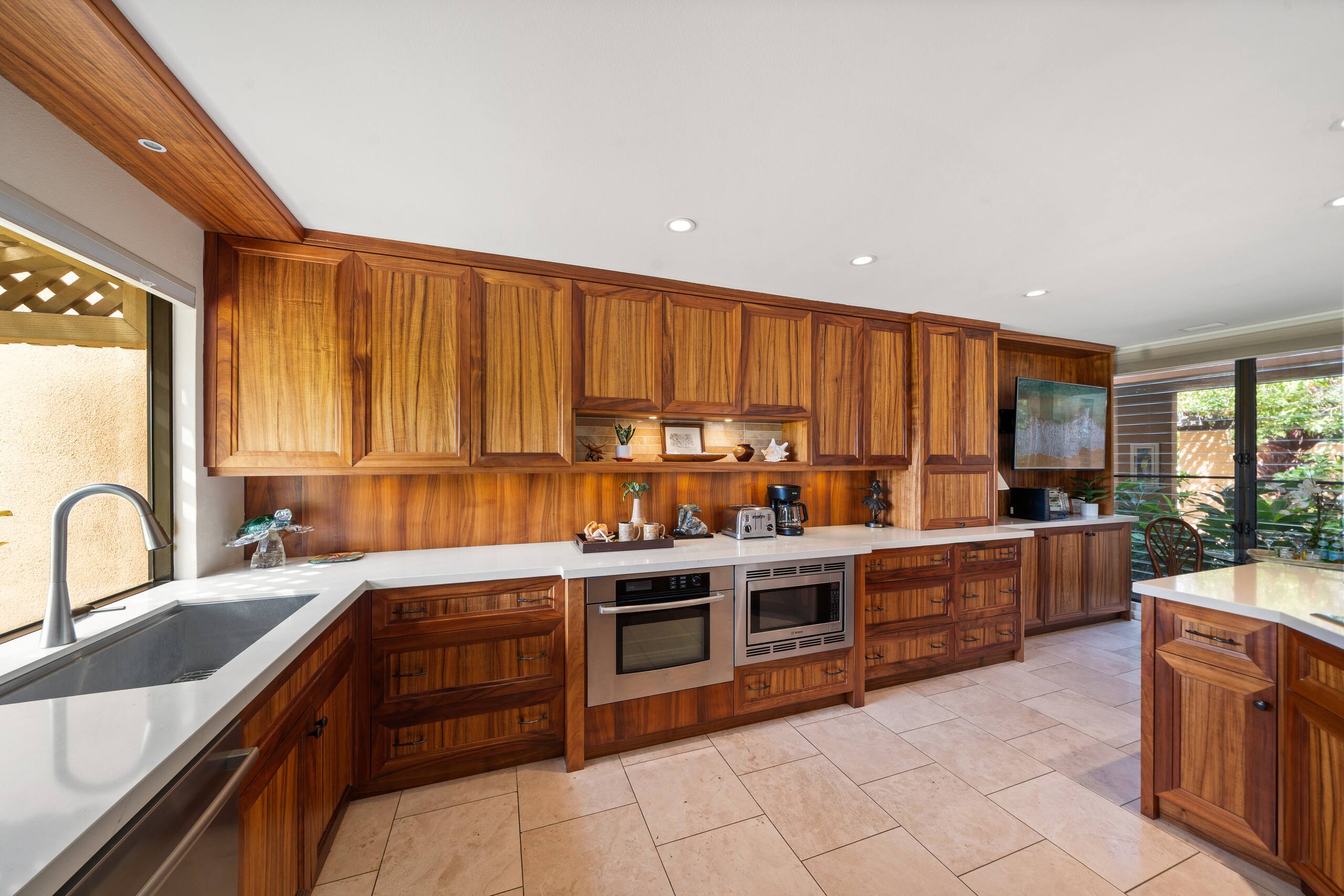Condo in Kihei · ★4.8 · 1 bedroom · 1 bed · 2 baths - Image 2