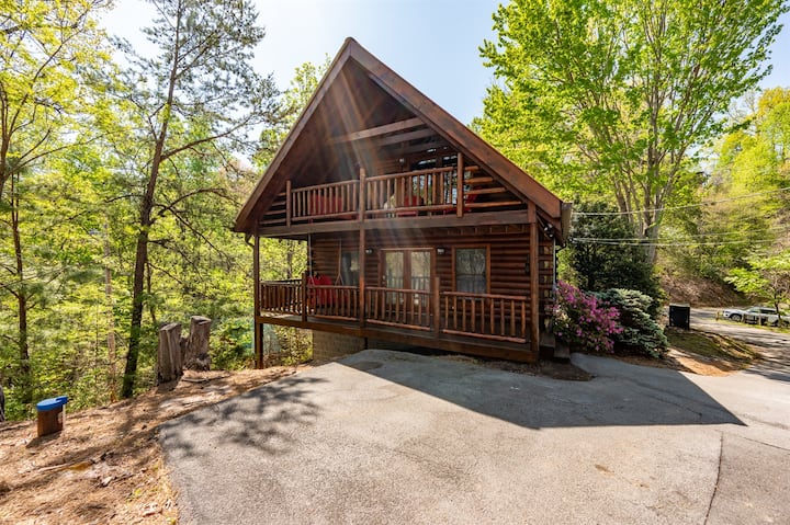 Amazing Log Chalet, Scenic, Mountain Views, Quiet - Gatlinburg, TN