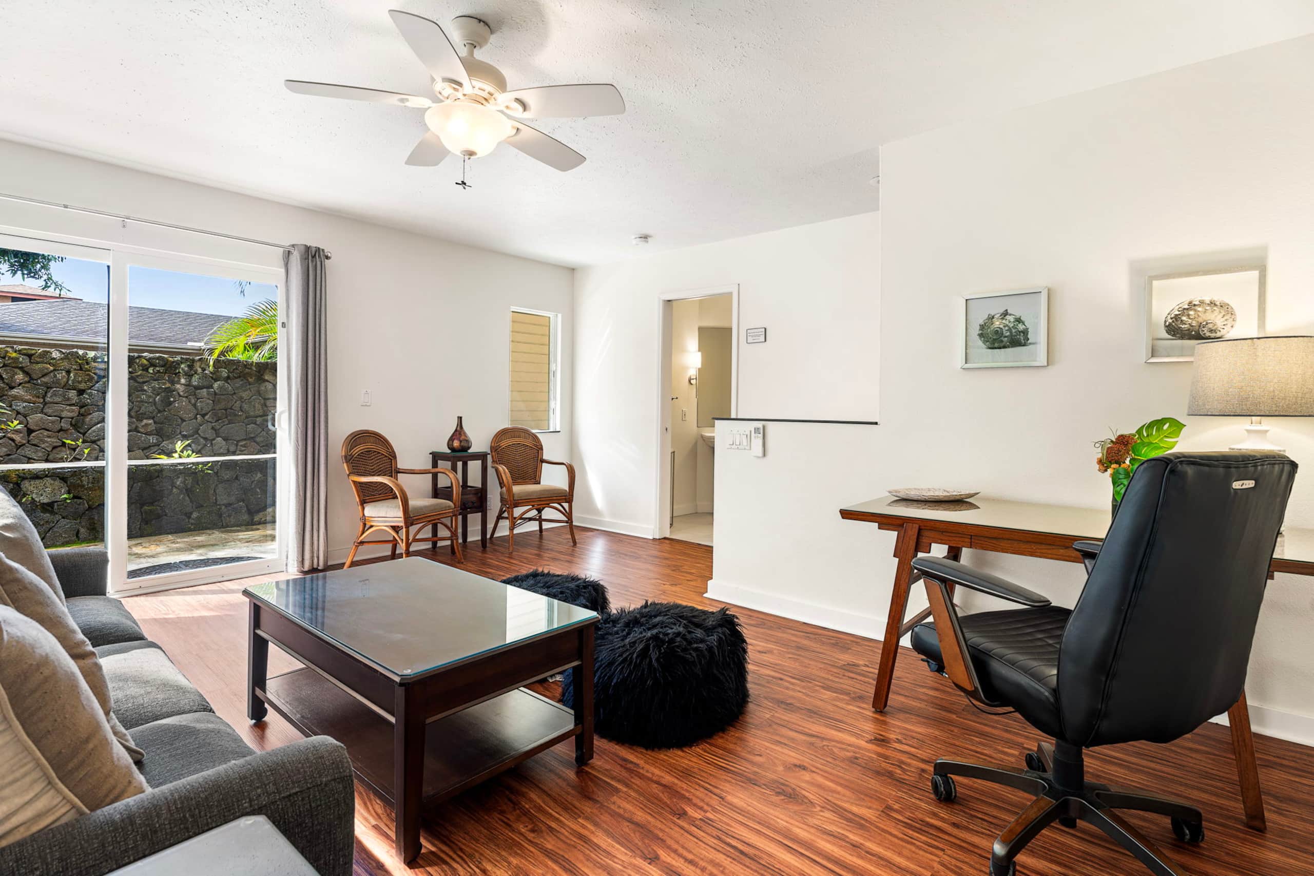 Home in Kailua-Kona · ★4.9 · 5 bedrooms · 10 beds · 3.5 baths - Image 45