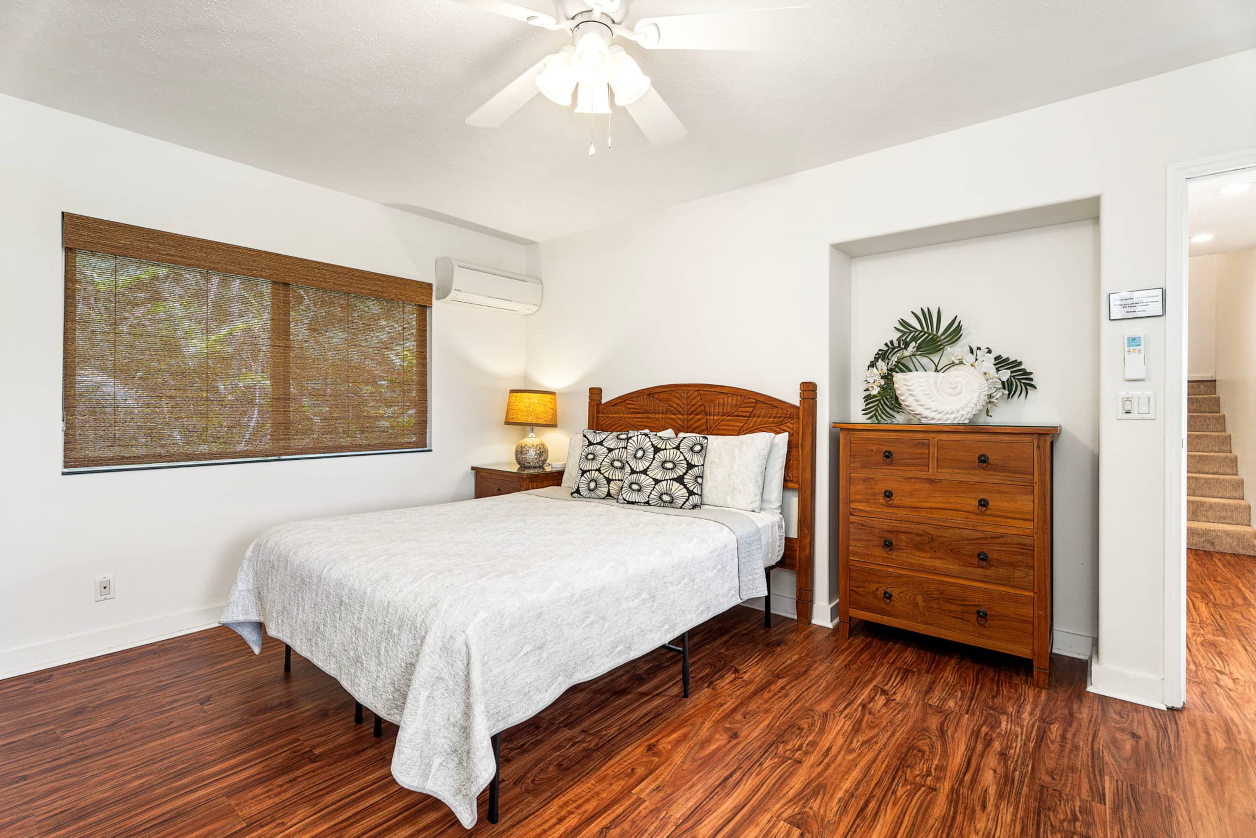 Home in Kailua-Kona · ★4.9 · 5 bedrooms · 10 beds · 3.5 baths - Image 30