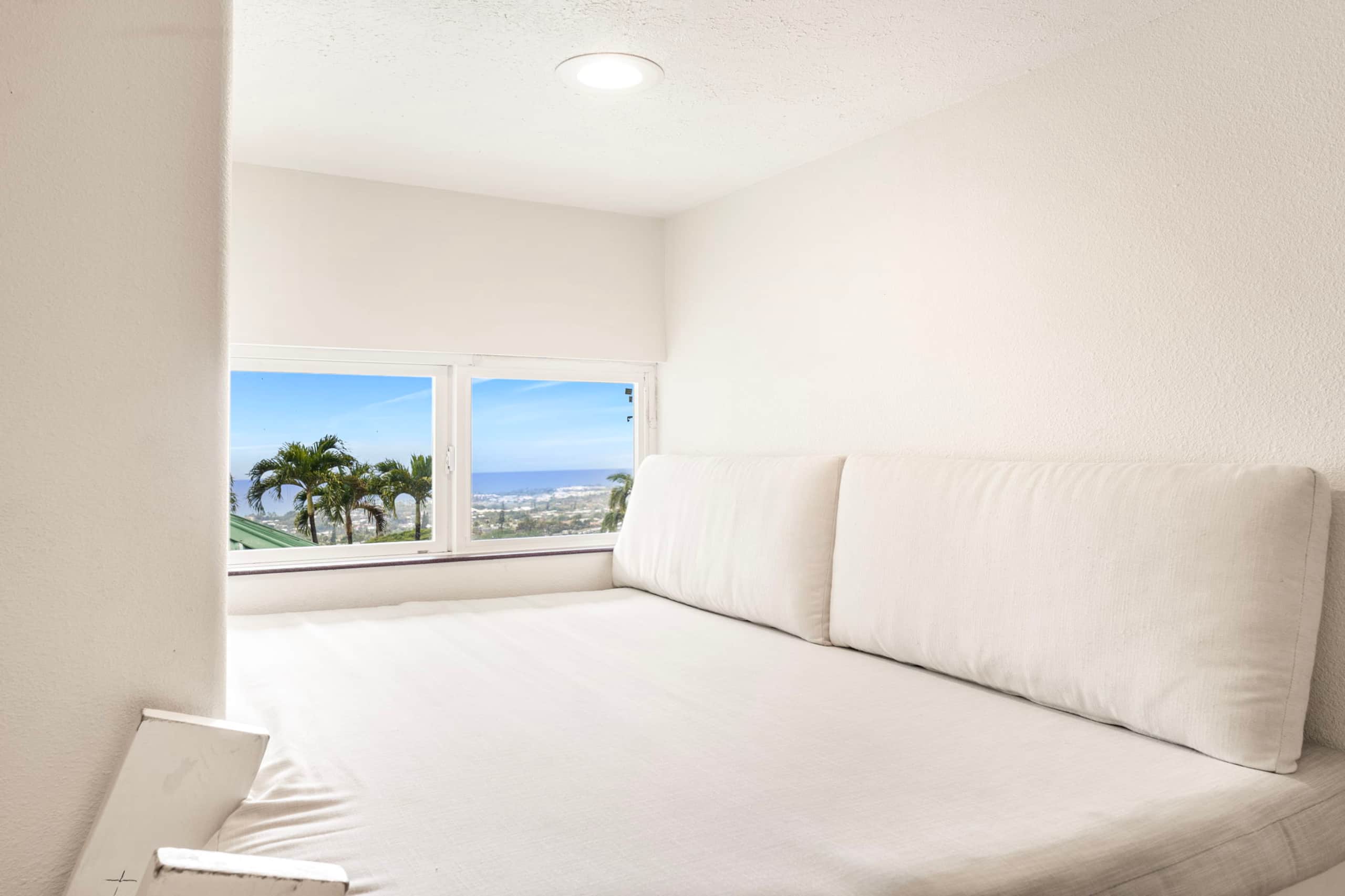 Home in Kailua-Kona · ★4.9 · 5 bedrooms · 10 beds · 3.5 baths - Image 37