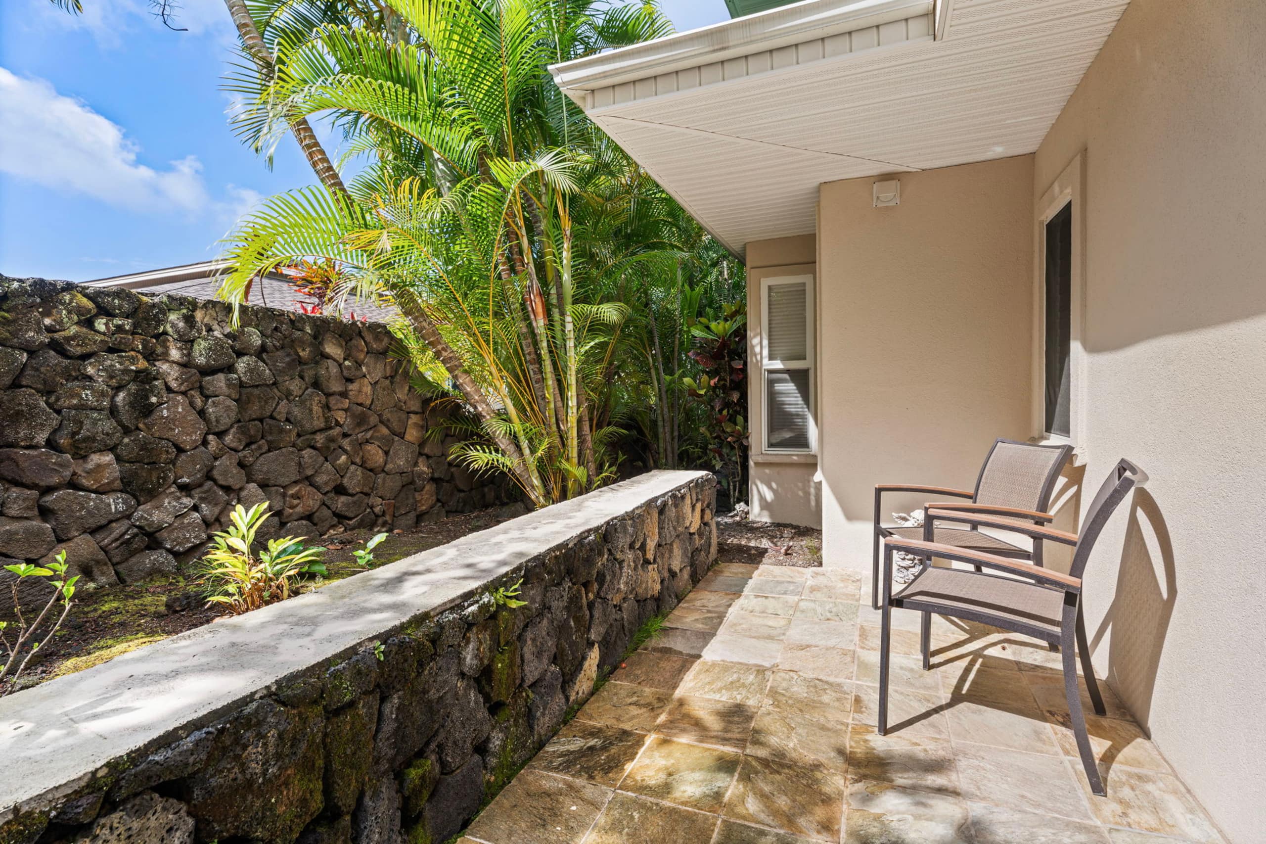 Home in Kailua-Kona · ★4.9 · 5 bedrooms · 10 beds · 3.5 baths - Image 43