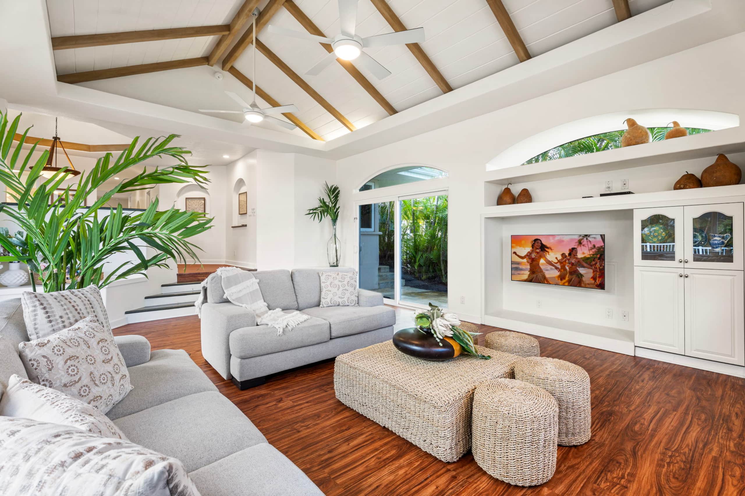 Home in Kailua-Kona · ★4.9 · 5 bedrooms · 10 beds · 3.5 baths - Image 10