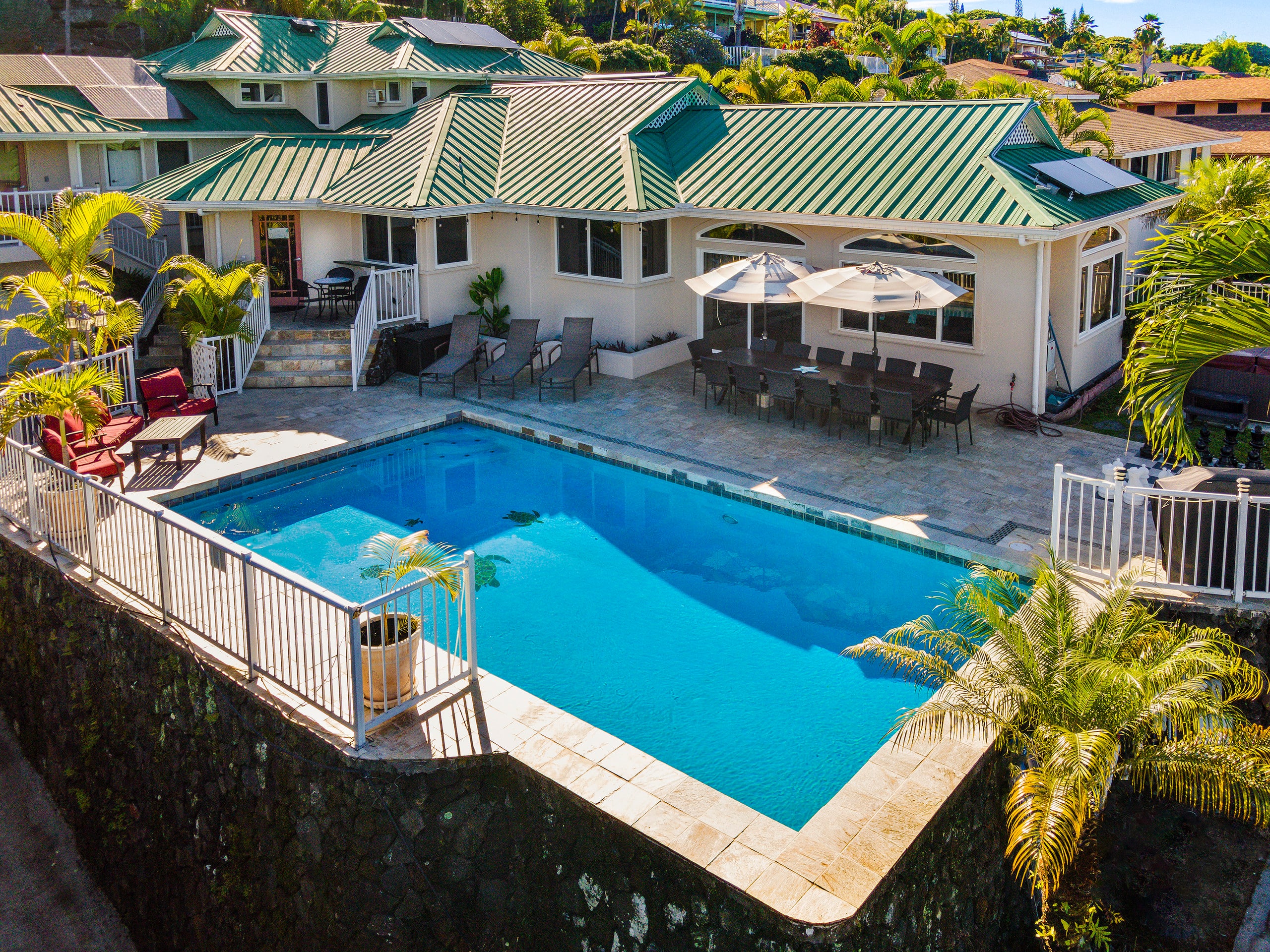 Home in Kailua-Kona · ★4.9 · 5 bedrooms · 10 beds · 3.5 baths - Image 6