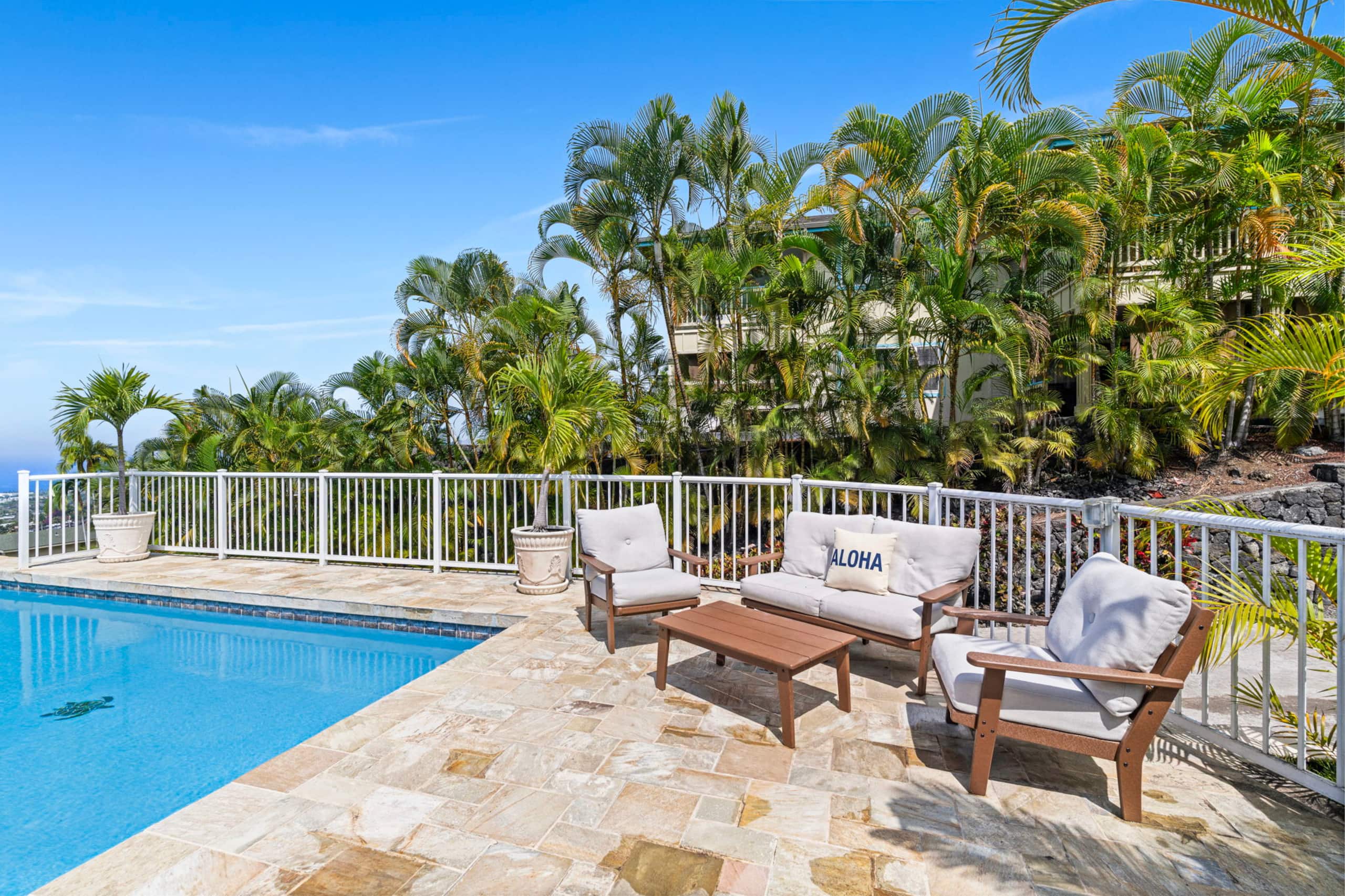 Home in Kailua-Kona · ★4.9 · 5 bedrooms · 10 beds · 3.5 baths - Image 49