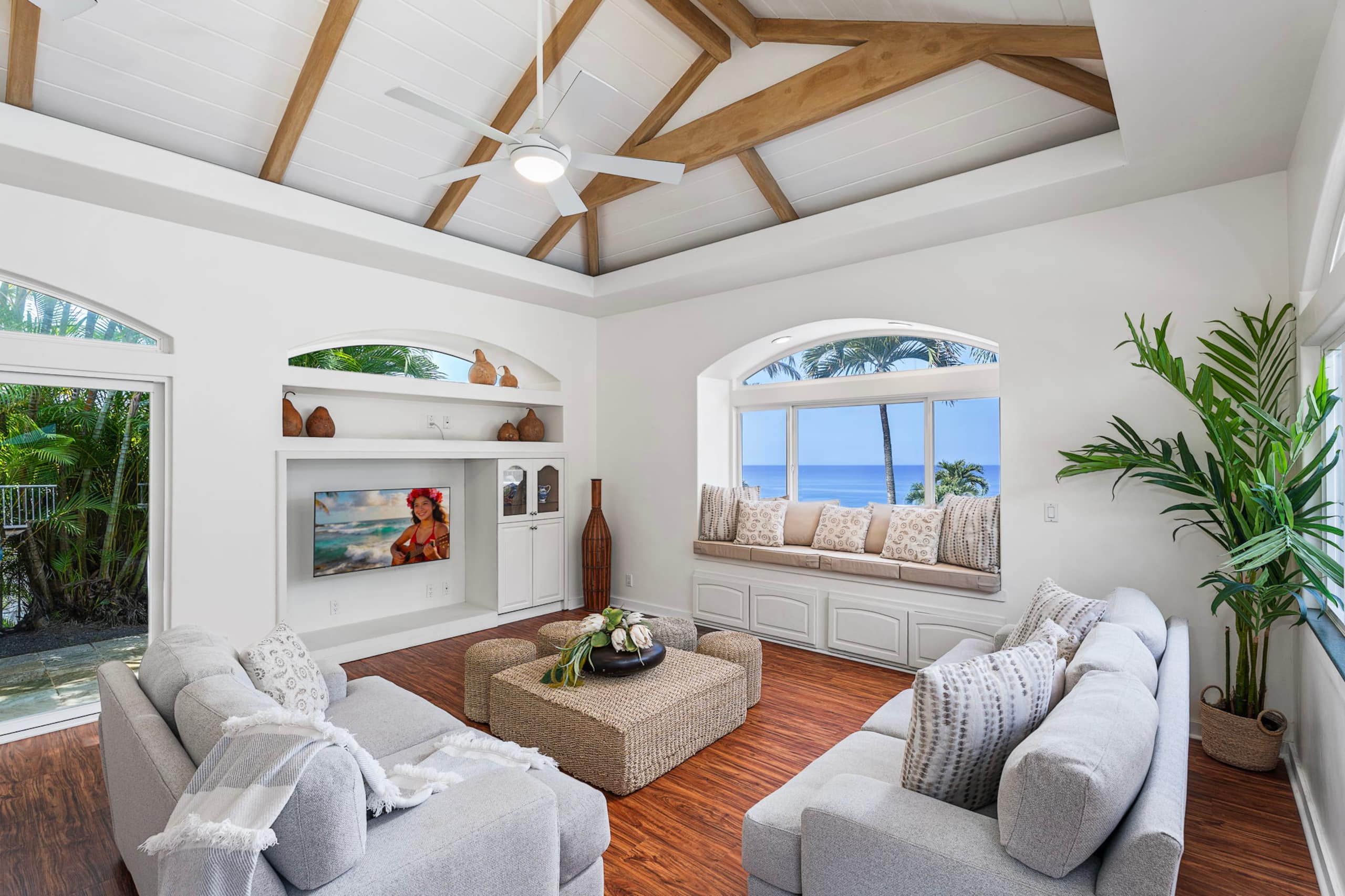 Home in Kailua-Kona · ★4.9 · 5 bedrooms · 10 beds · 3.5 baths - Image 4