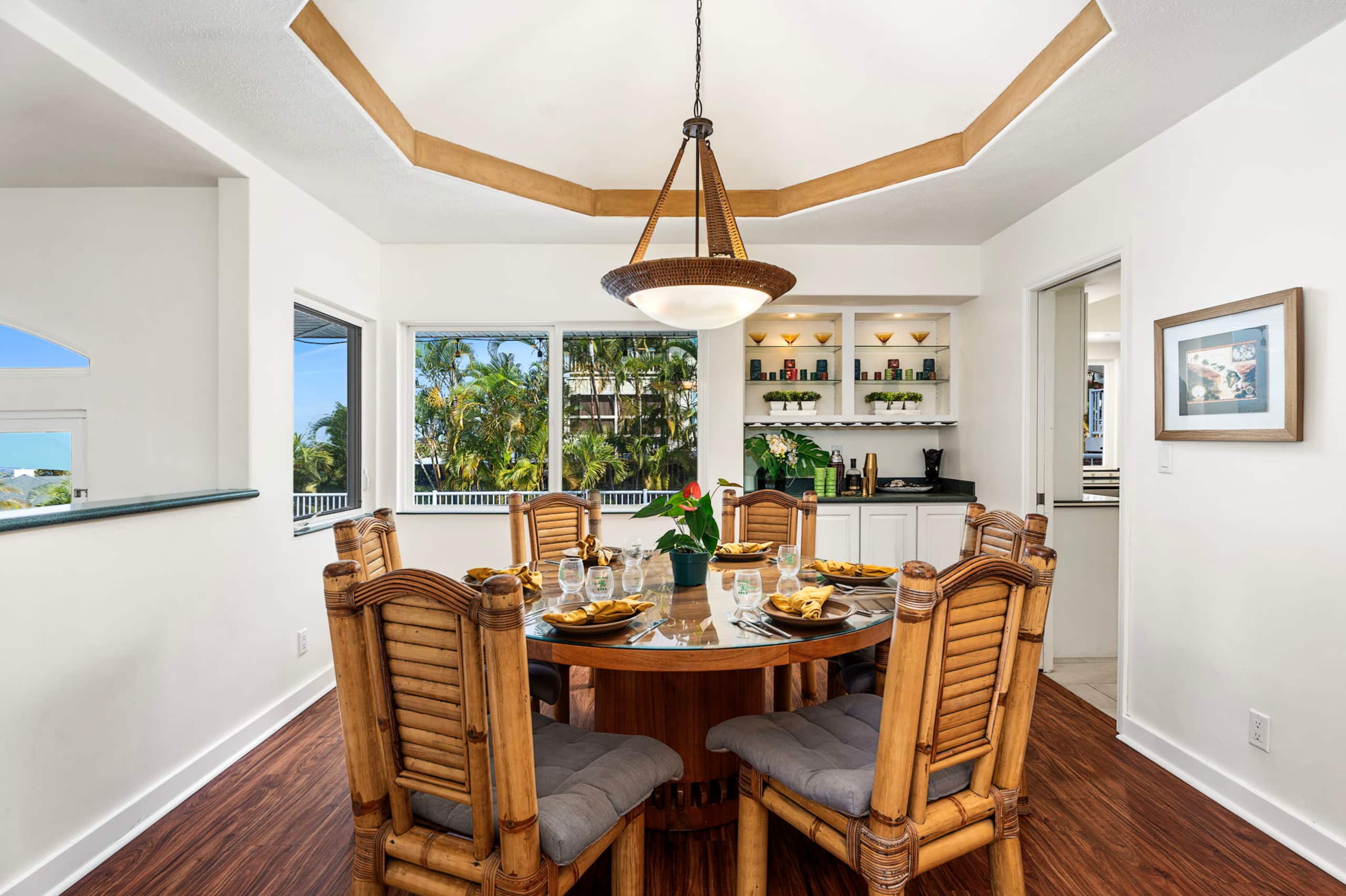 Home in Kailua-Kona · ★4.9 · 5 bedrooms · 10 beds · 3.5 baths - Image 11