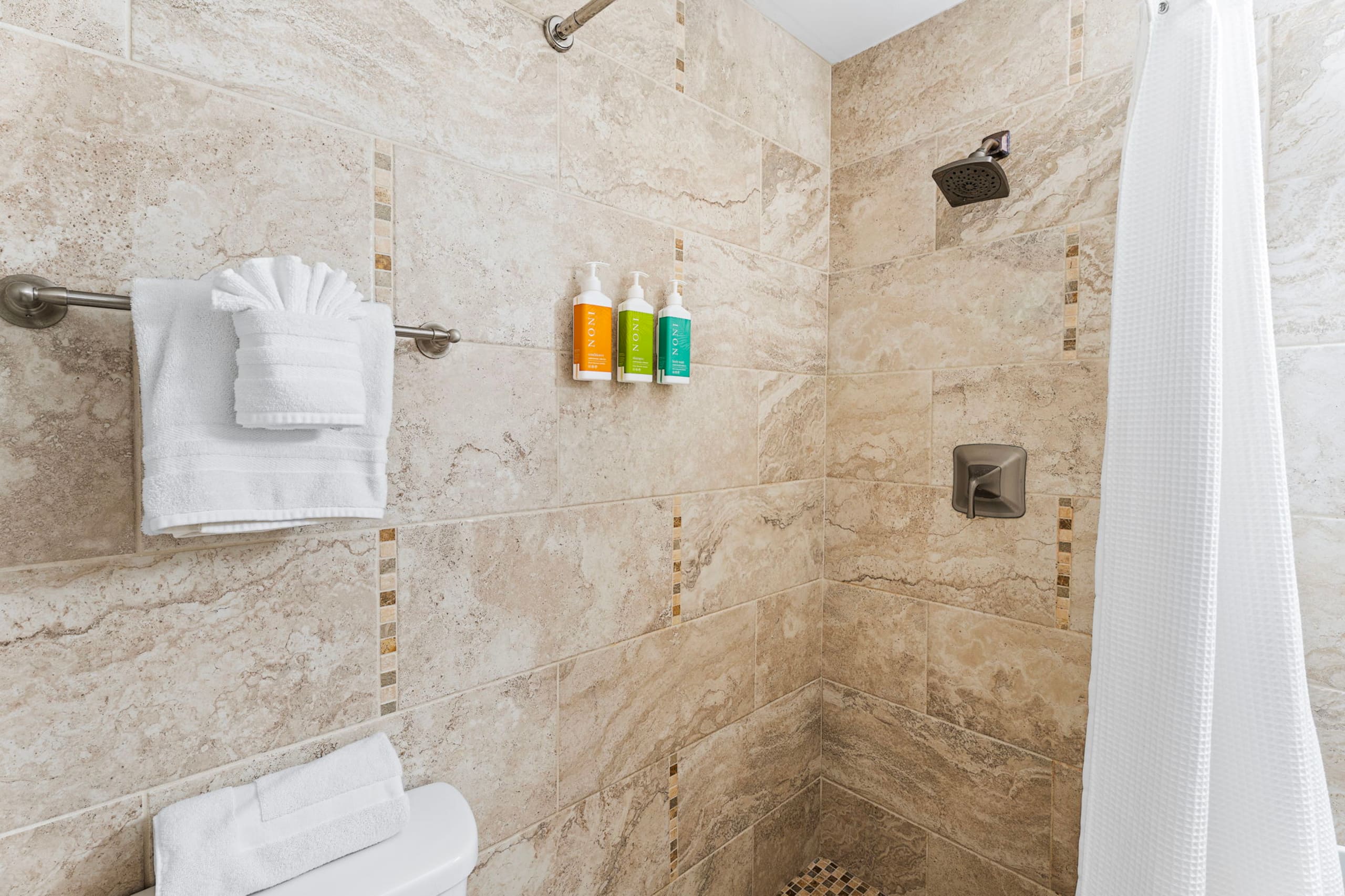 Home in Kailua-Kona · ★4.9 · 5 bedrooms · 10 beds · 3.5 baths - Image 41