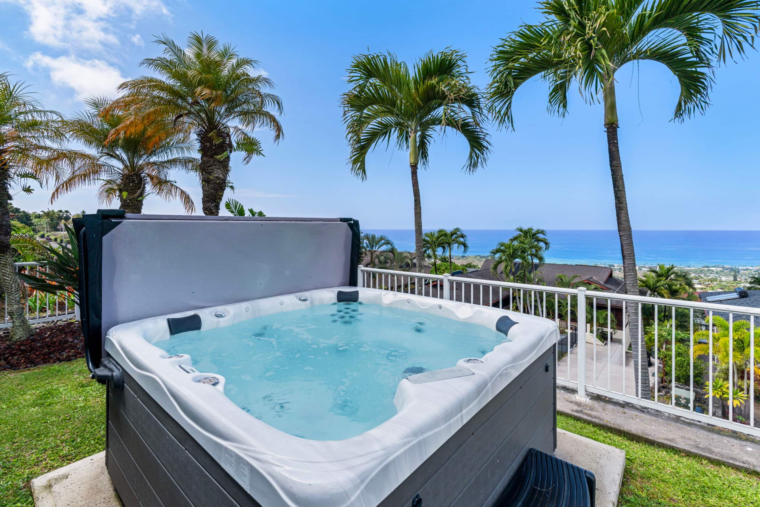 Home in Kailua-Kona · ★4.9 · 5 bedrooms · 10 beds · 3.5 baths - Image 52