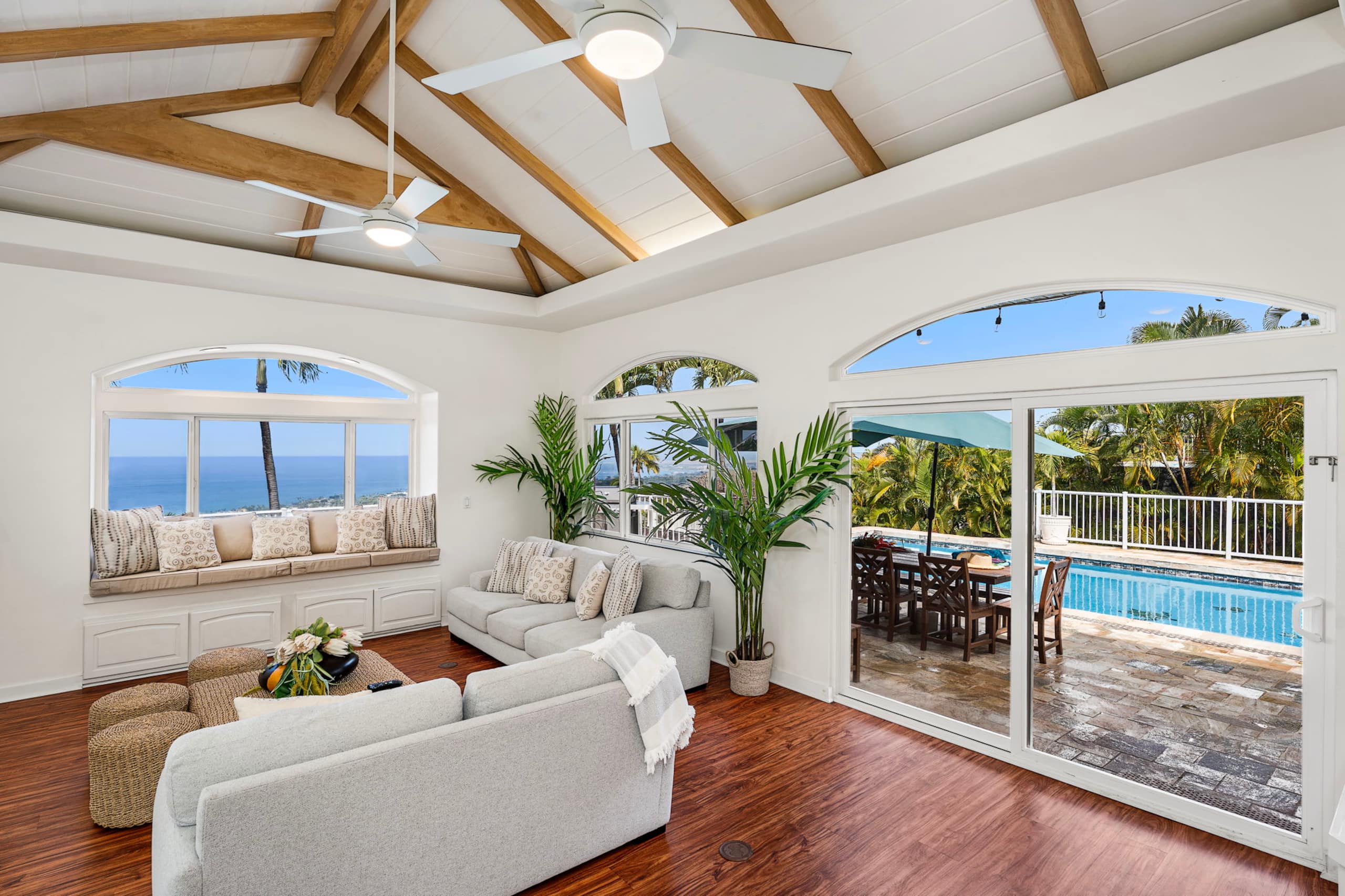 Home in Kailua-Kona · ★4.9 · 5 bedrooms · 10 beds · 3.5 baths - Image 9