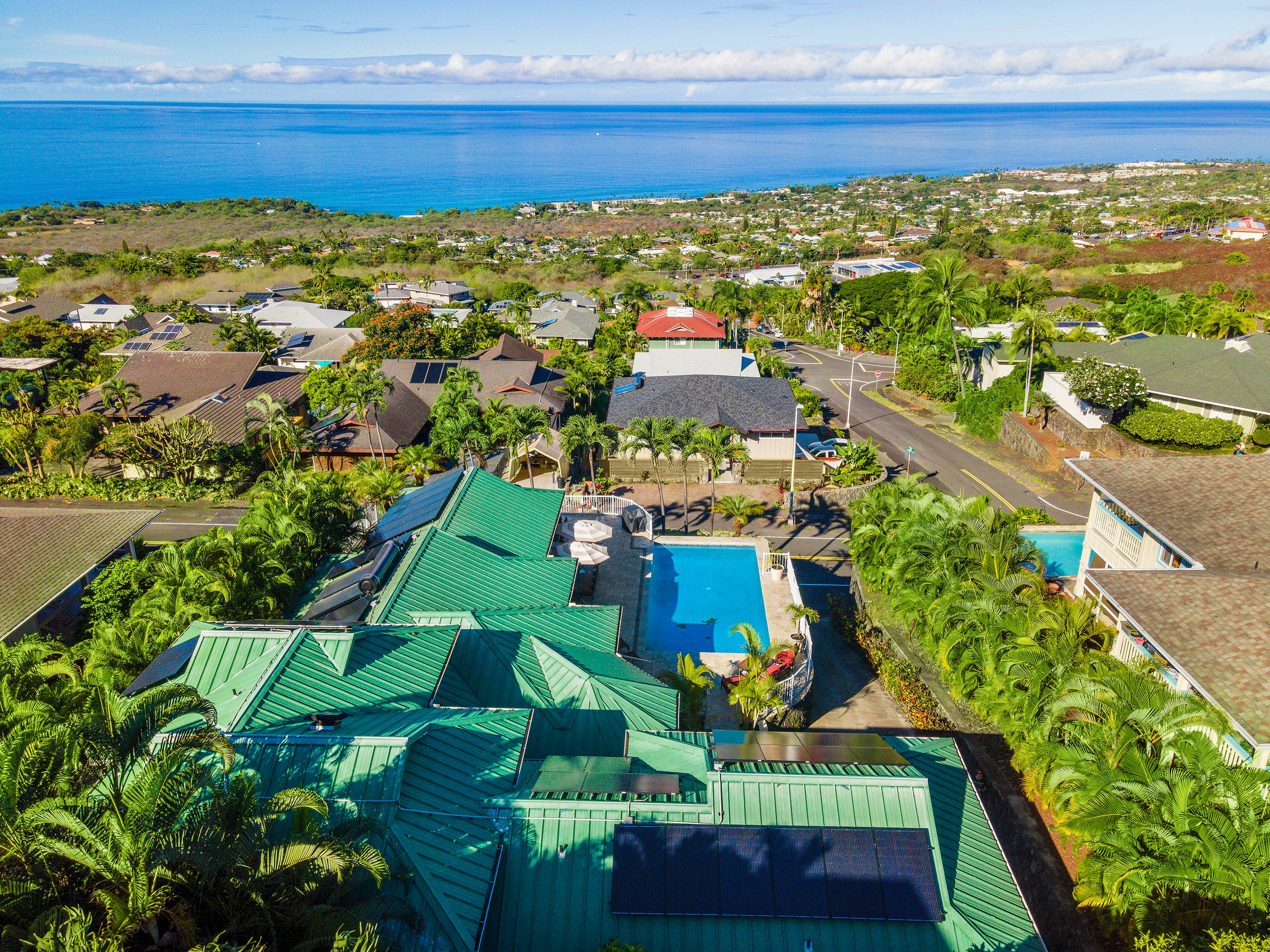 Home in Kailua-Kona · ★4.9 · 5 bedrooms · 10 beds · 3.5 baths - Image 57