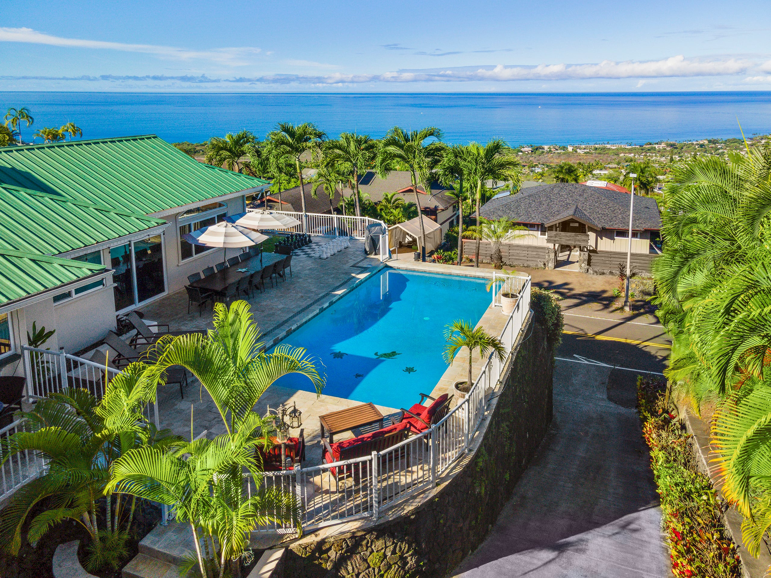 Home in Kailua-Kona · ★4.9 · 5 bedrooms · 10 beds · 3.5 baths - Image 59