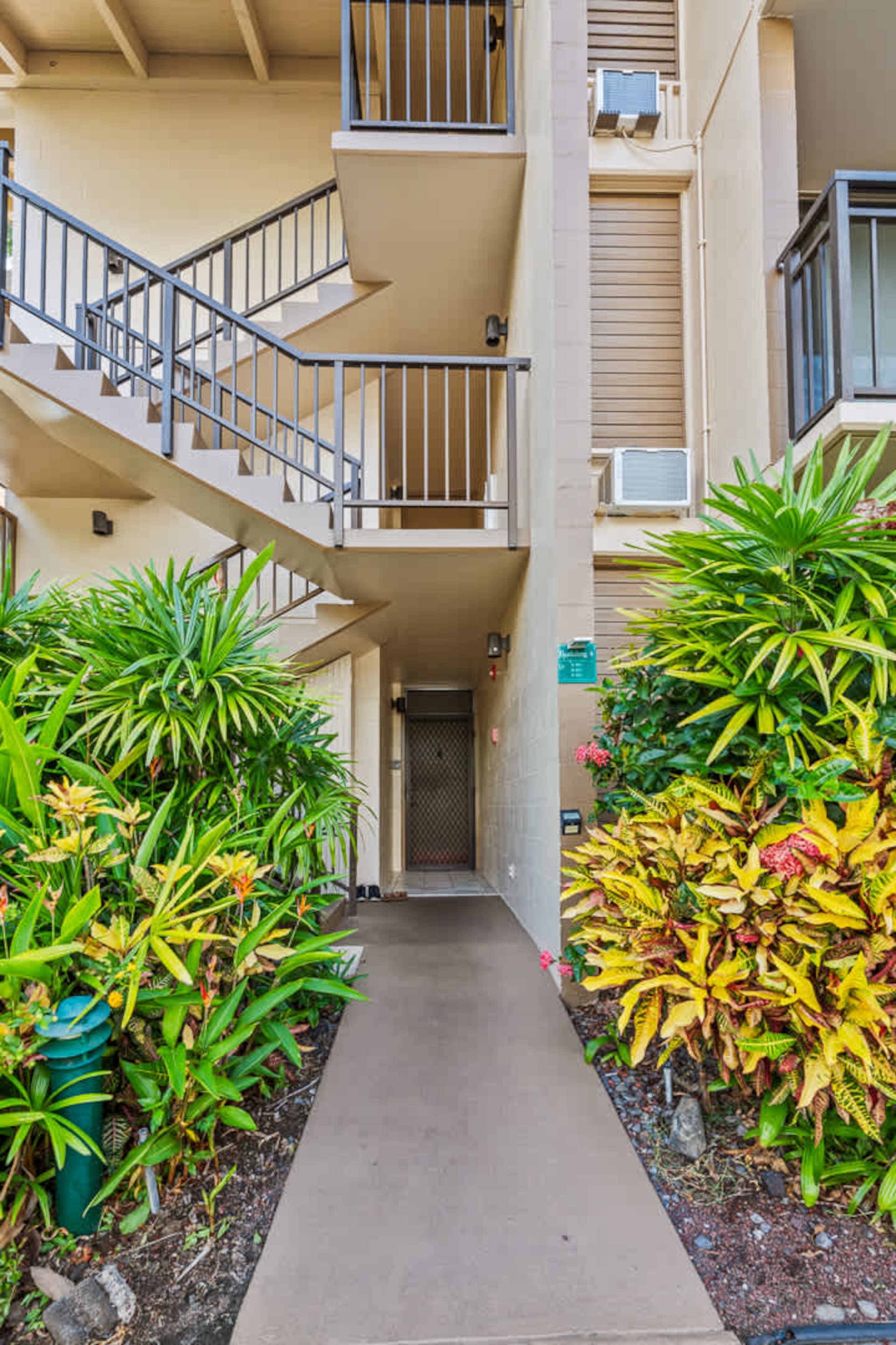 Condo in Kailua-Kona · ★4.68 · 2 bedrooms · 3 beds · 2 private baths - Image 8