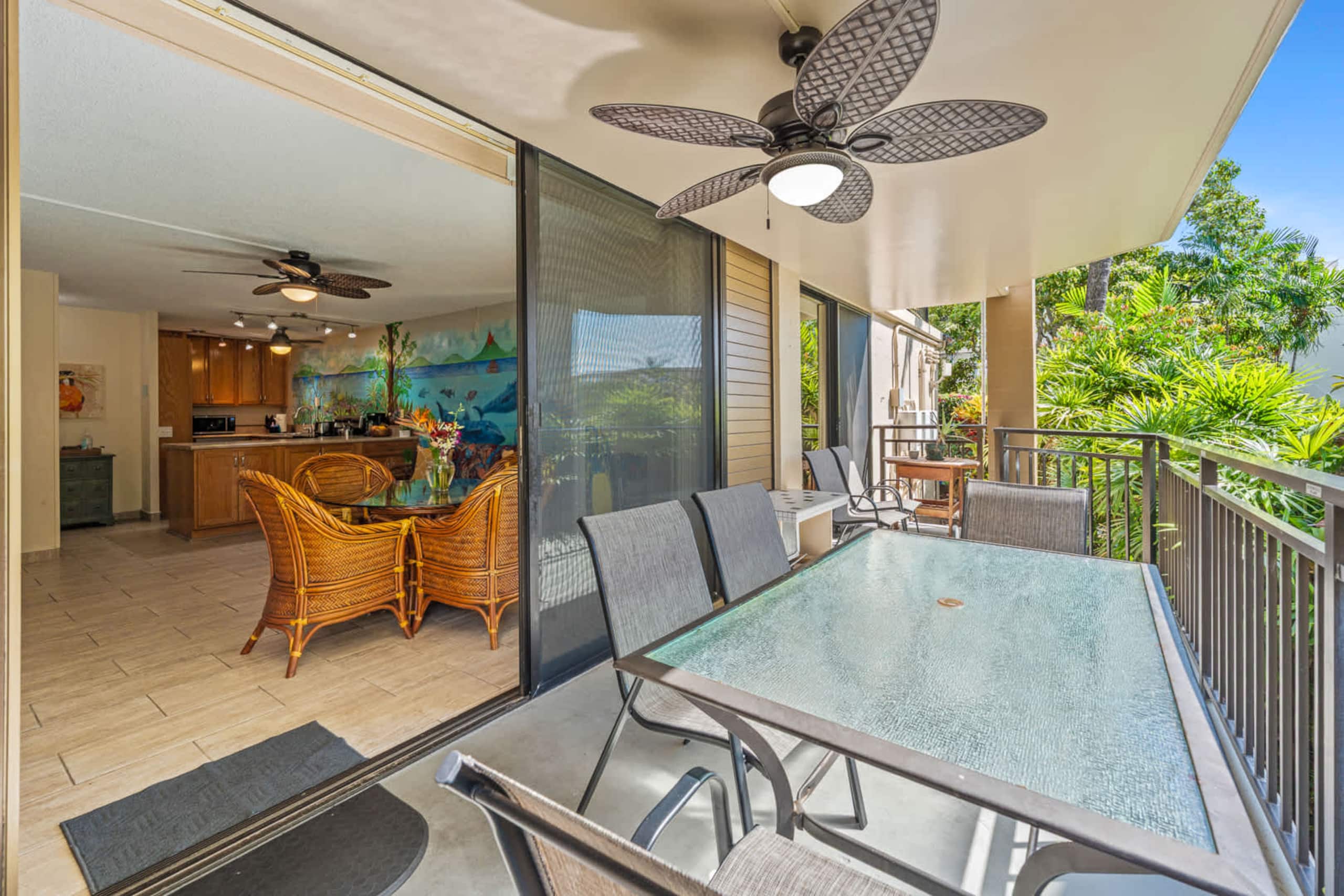 Condo in Kailua-Kona · ★4.68 · 2 bedrooms · 3 beds · 2 private baths - Image 3