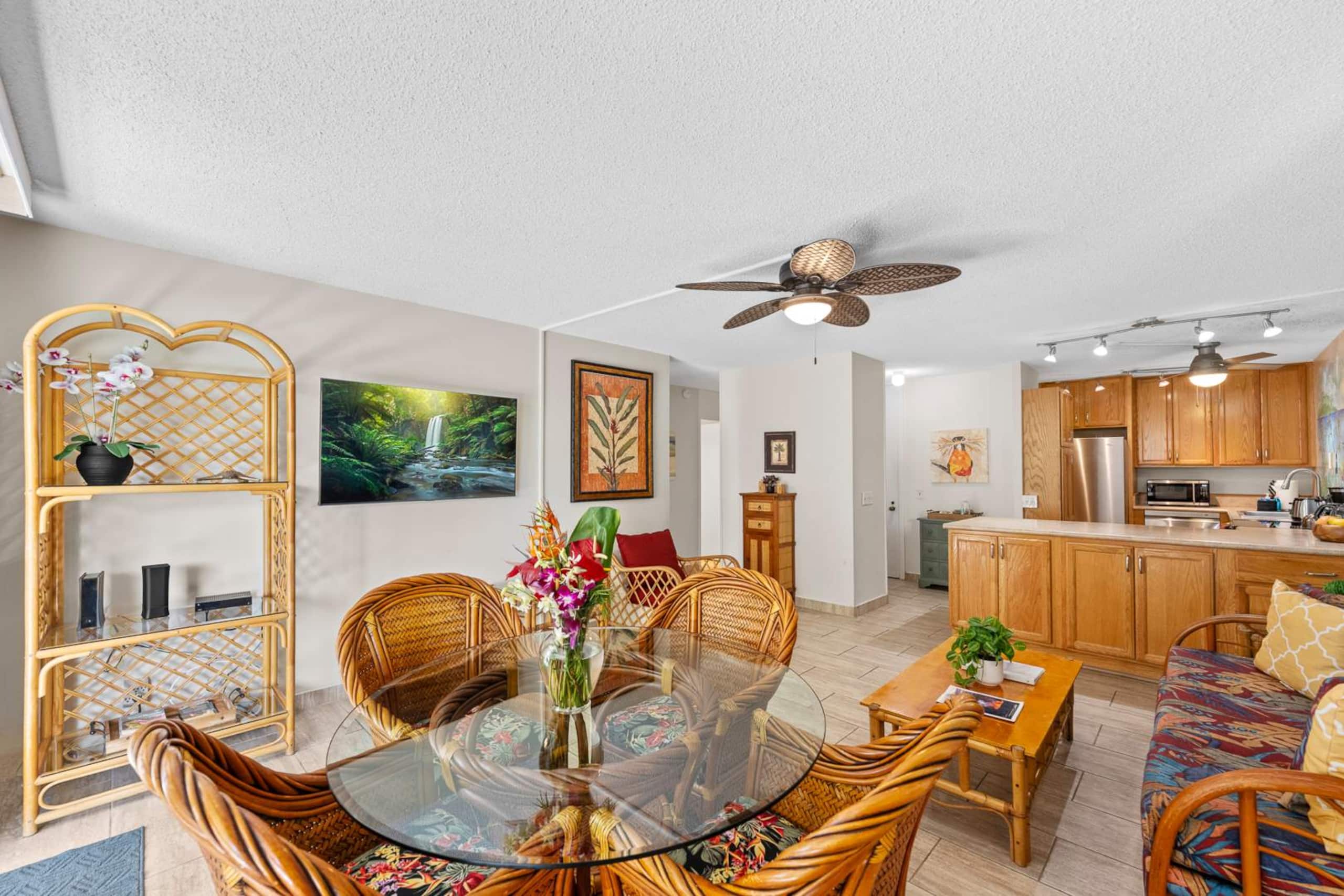 Condo in Kailua-Kona · ★4.68 · 2 bedrooms · 3 beds · 2 private baths - Image 12