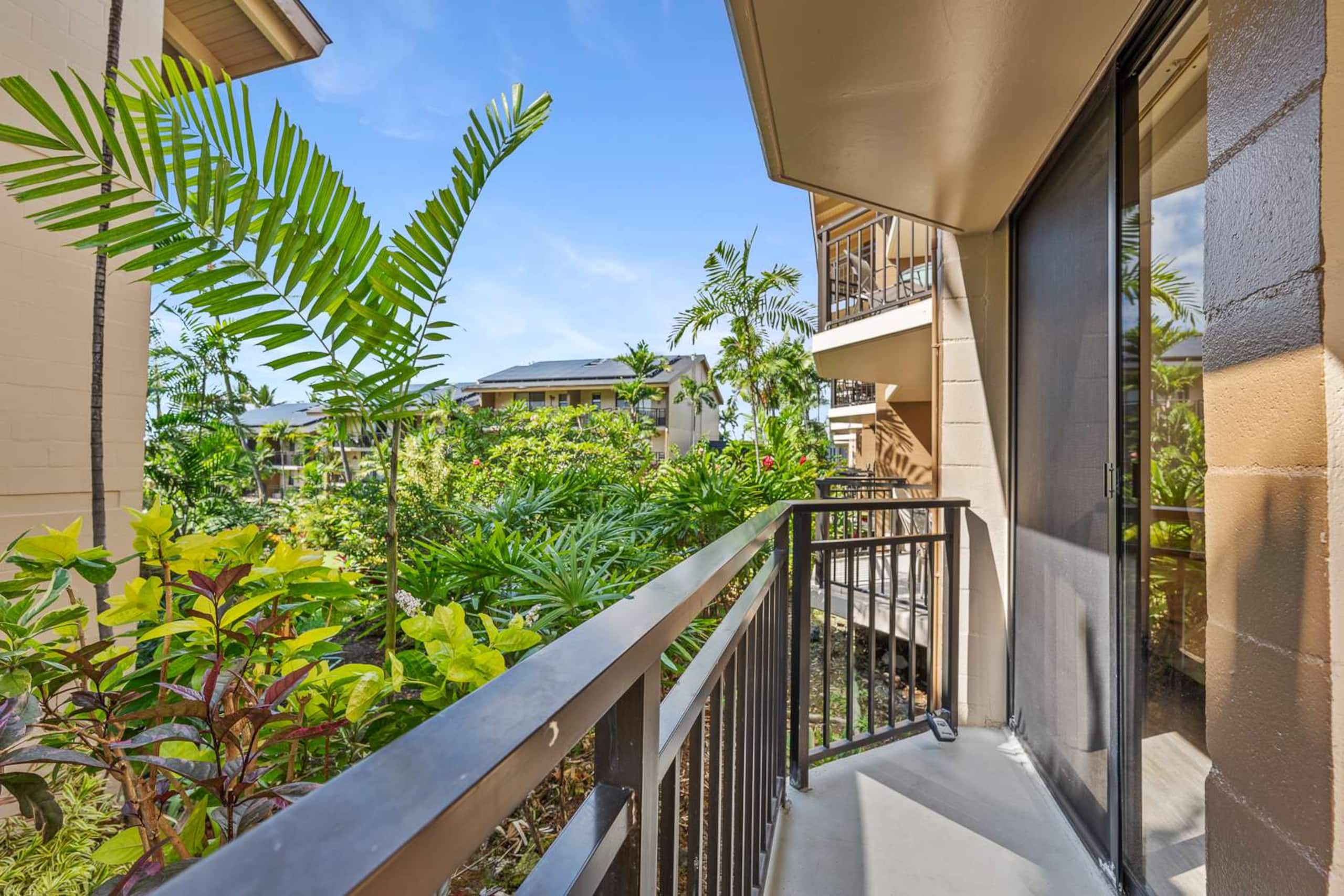 Condo in Kailua-Kona · ★4.68 · 2 bedrooms · 3 beds · 2 private baths - Image 2