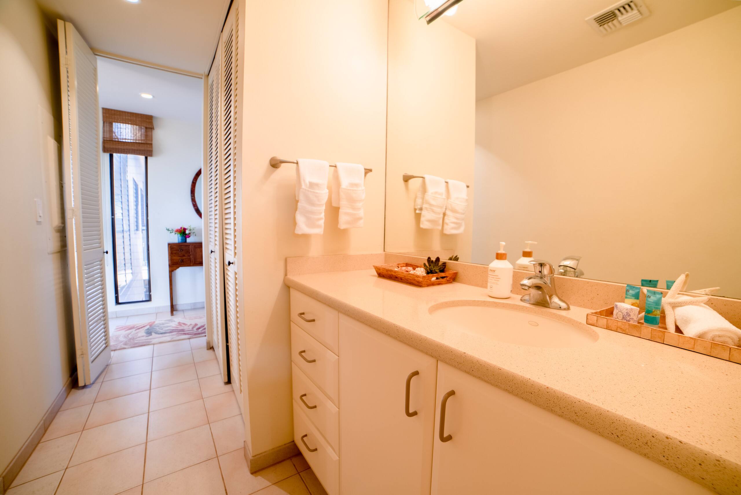 Condo in Kihei · ★5.0 · 1 bedroom · 2 beds · 2 baths - Image 17