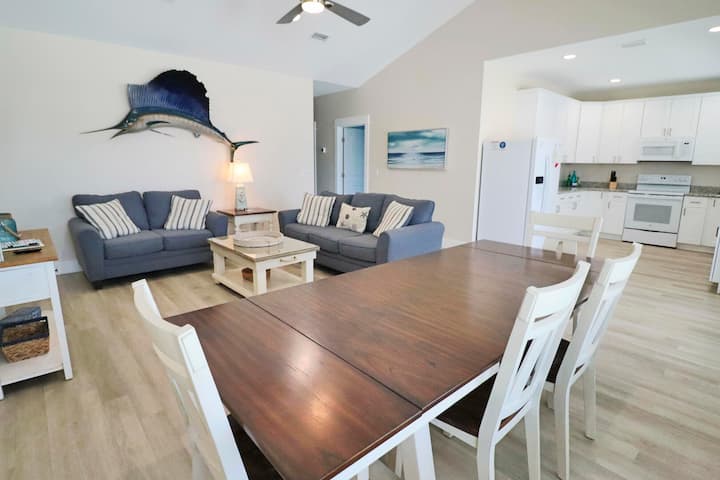 Just A Breeze Away! Close To Beach, Restaurants! - Mexico Beach, FL