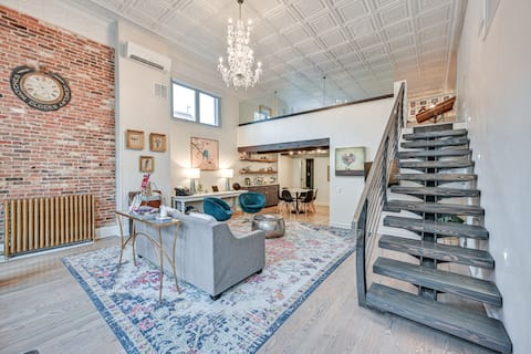 Walk to Arkansas River: Historic Palace Loft!